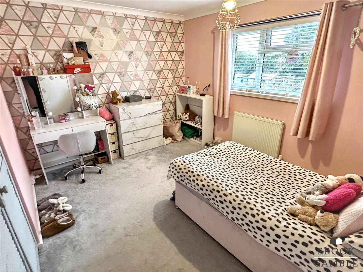 3 Bedroom House. Rockhurst Drive in Eastbourne, East Sussex 16